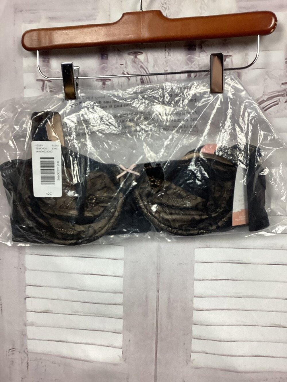 Cacique Black Lace Bra Unlined Full Coverage NWT 42C